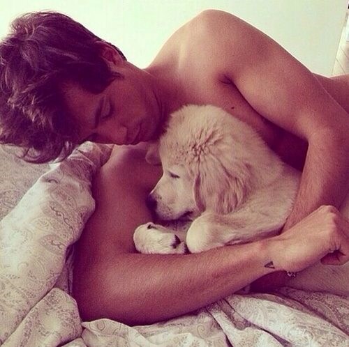 Seksi i jak, ali nježan, koja bi mu odoljela