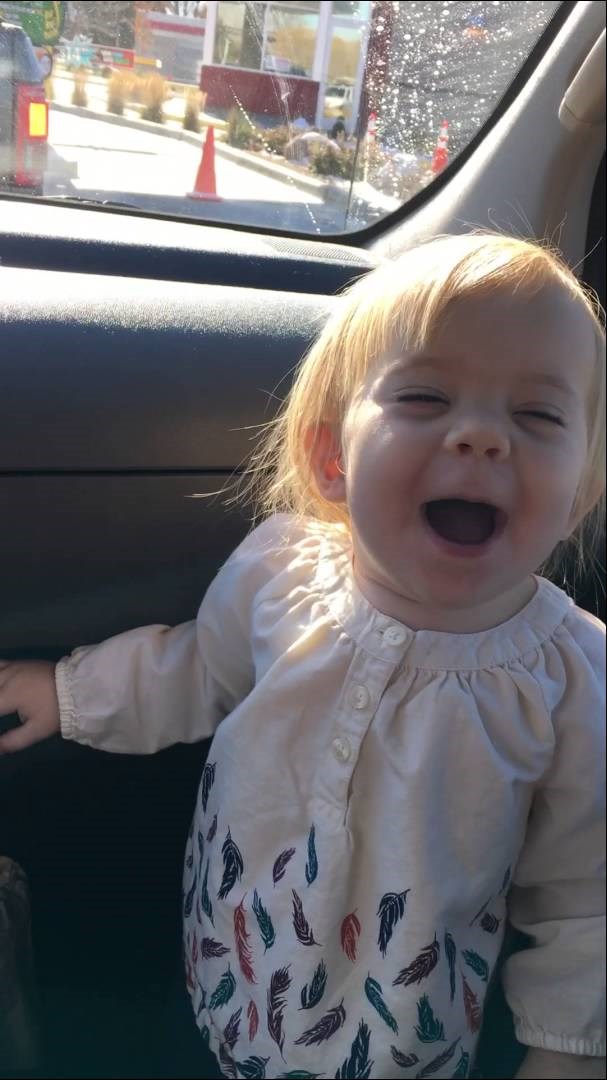 Dvogodišnja djevojčica izdominirala Adelein hit!