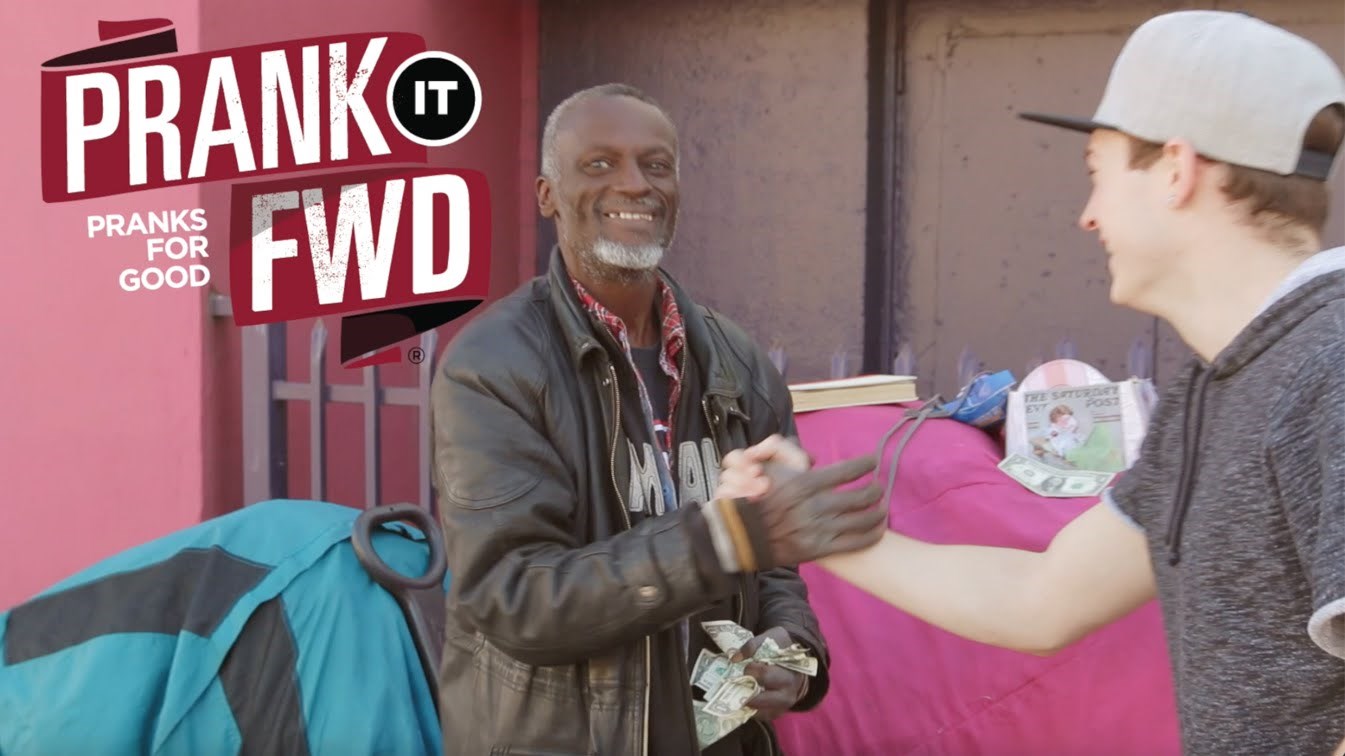 VIDEO: Ovo što su ova dva momka učinila beskućnicima iznenadilo sve!