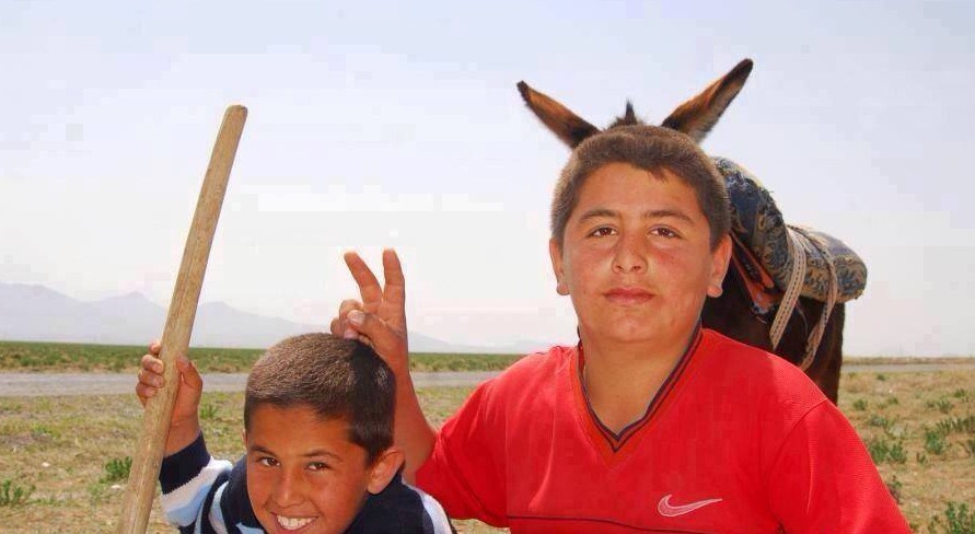 Tko pod drugim jamu kopa..