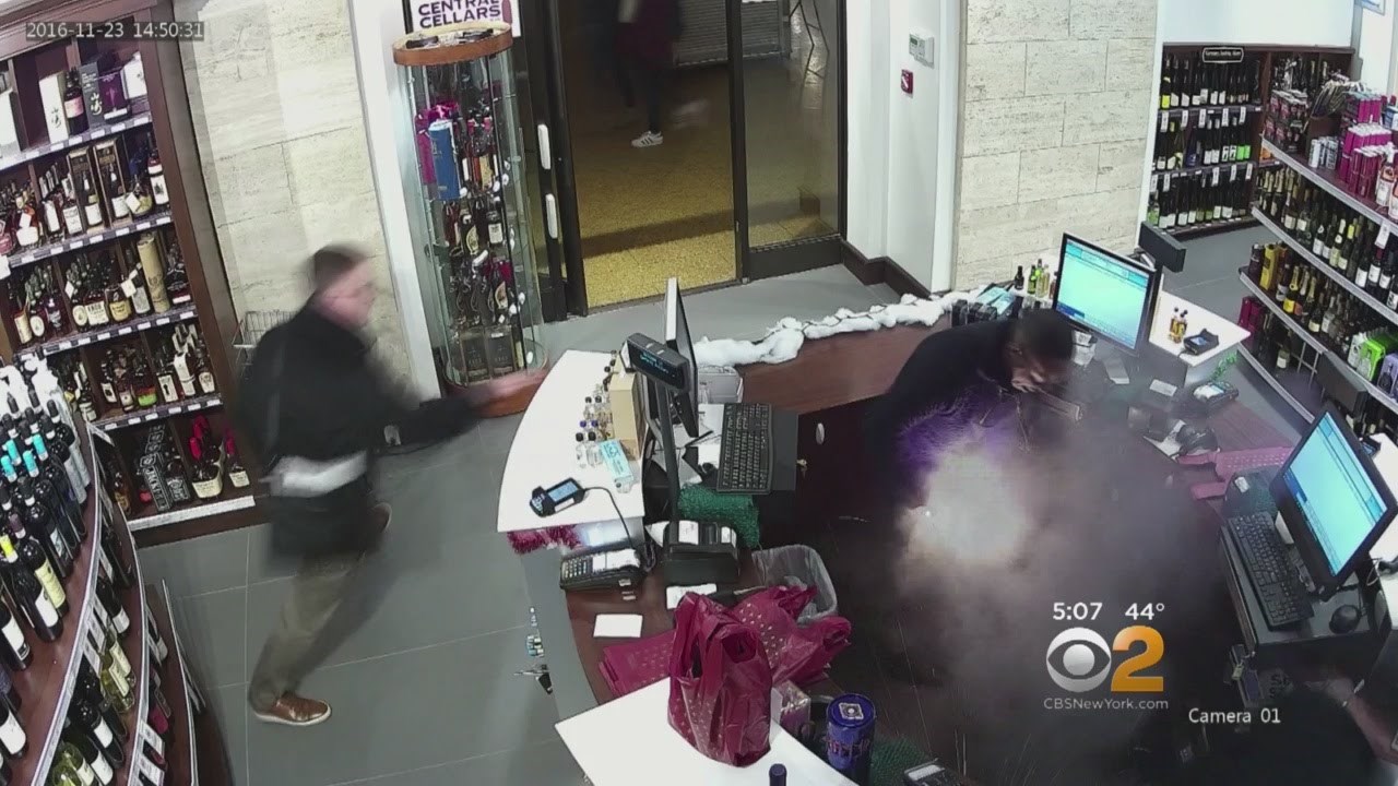 Nastala je totalna pomutnja nakon što mu je E-cigareta eksplodirala u džepu