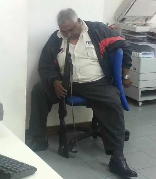 Ne zaspati na sačmarici, ne zaspati na sačmarici..