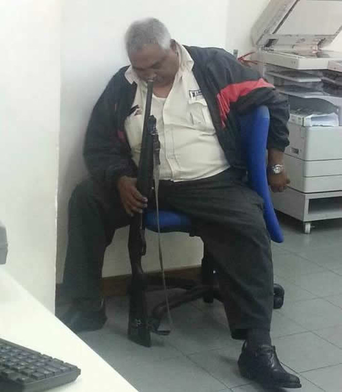 Ne zaspati na sačmarici, ne zaspati na sačmarici..