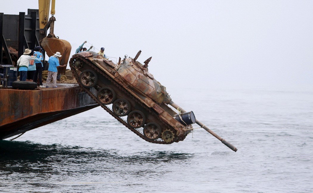 Oceane trujemo čak i starim tenkovima