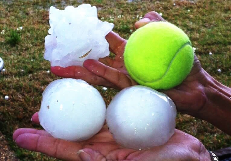 Bojite se tuče "veličine oraha"? Ovo vam propuca auto!