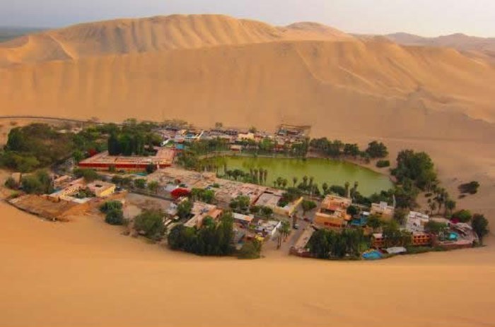 Gradić-oaza u pustinji Perua