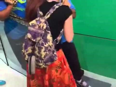 Žena pitona ljubila, zmija je umalo ubila