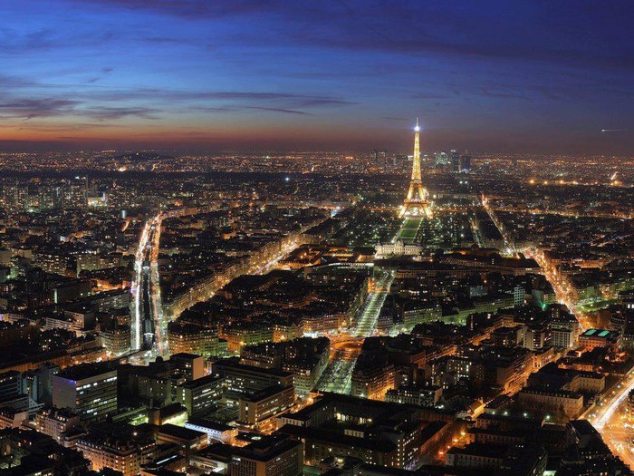 Pariz - grad svjetla, i njegov erektirani falusni simbol