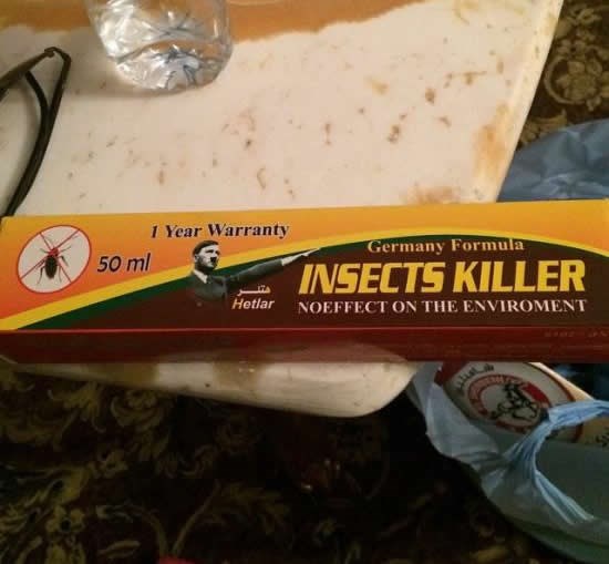 Hitler ubija insekte po Egiptu