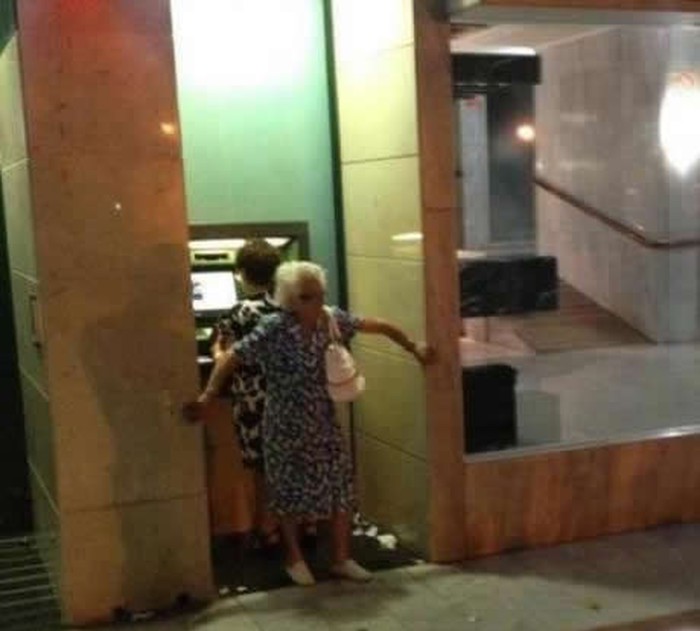 Ovako se u Grčkoj ide na bankomat