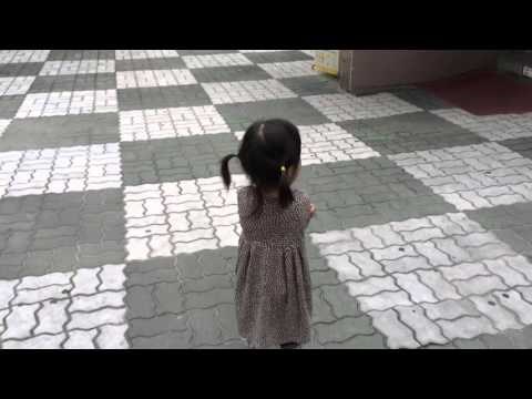 VIDEO: Sjećate se kad vam je u životu OVO bilo dovoljno da se nasmijete?