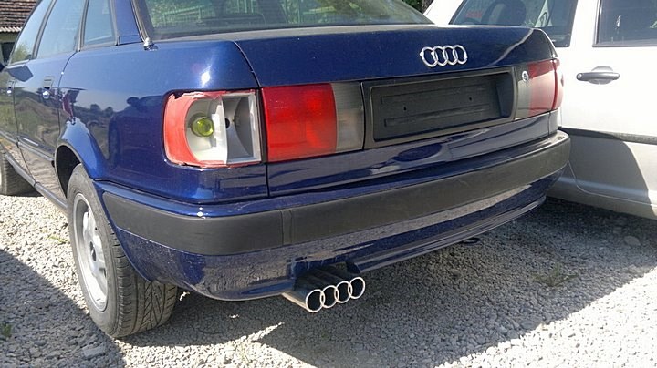 Razbijeno svjetlo, ali je auspuh odrađen sa stilom