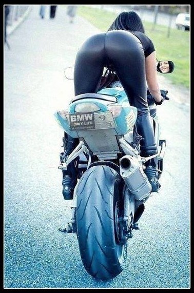 Awwww, koji lijepi smiješak u retrovizoru