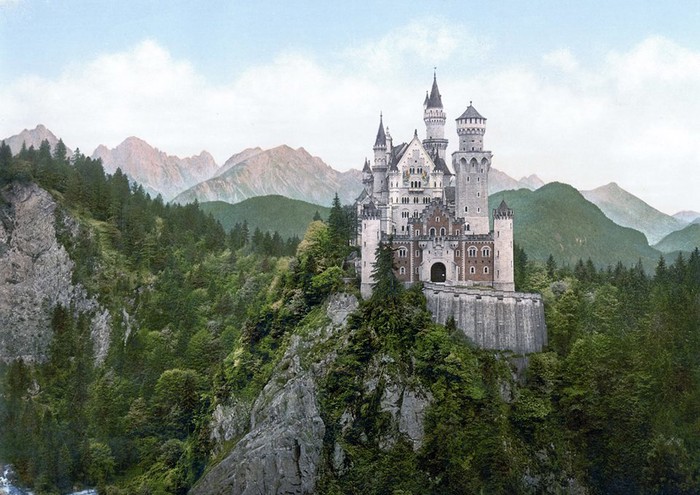 "Labuđi" dvorac nad liticom - Neuschwanstein, Njemačka