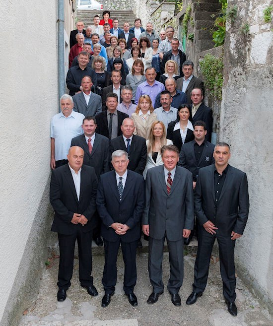 I HDZ Metković fotošopira članove