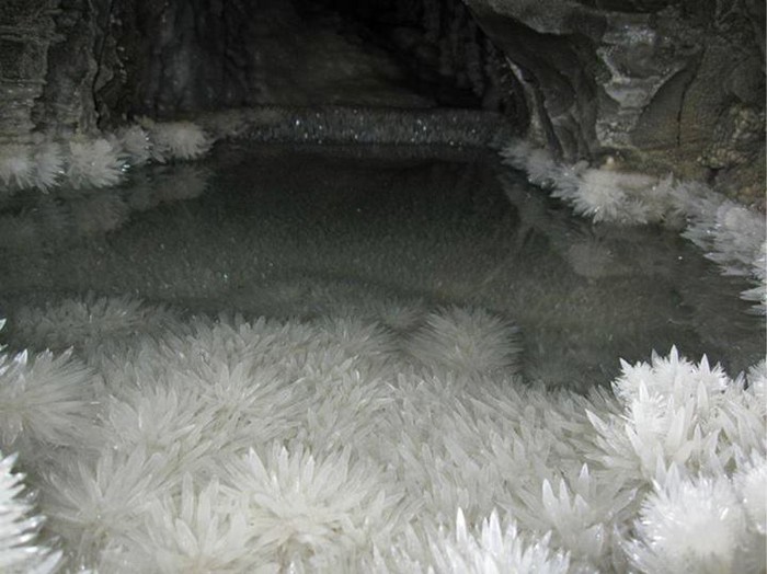 Čarobna kristalna novozelandska spilja
