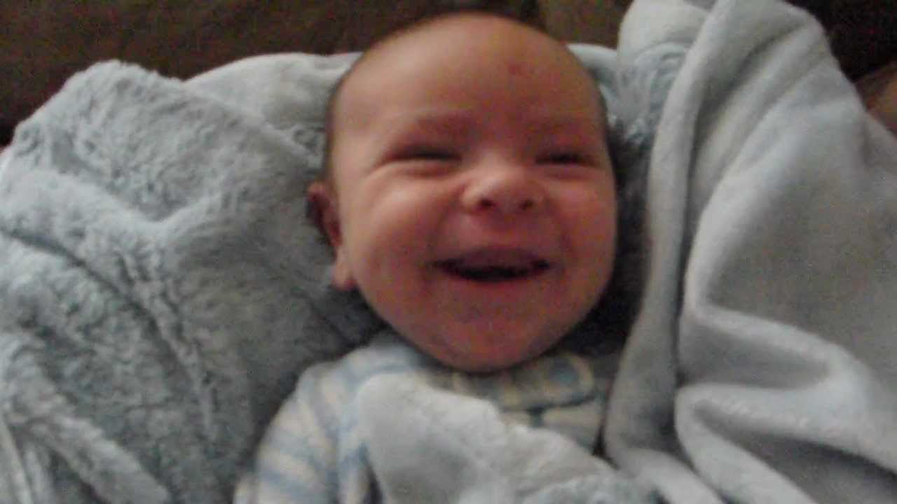 Najslađi video dana: Bebino buđenje uz stalne promjene raspoloženja