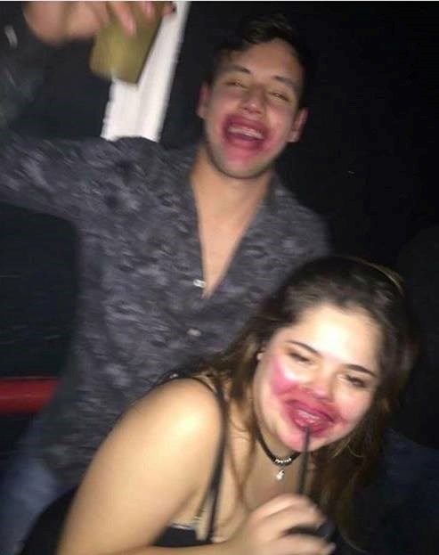 Oni su se malo zanijeli i izgledaju poput klaunova, no nije ih briga