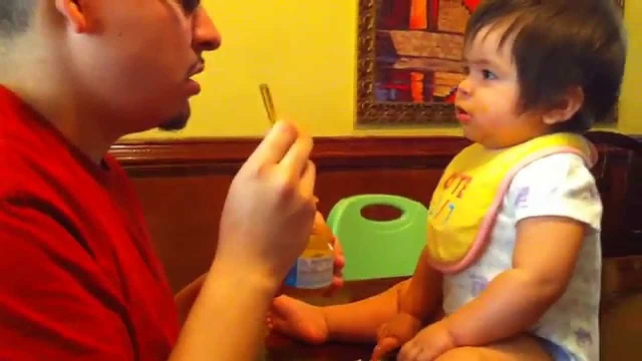 Tata dobio najljepši poklon za rođendan: Kćerkina prva riječ tata