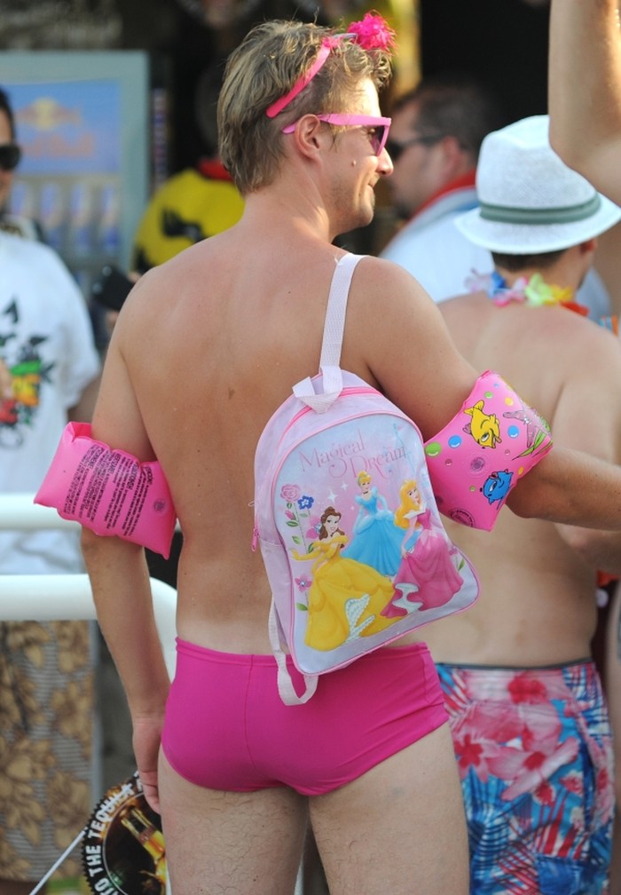 "Barbie Man" na Zrću: Mili bože kud sam zašo...