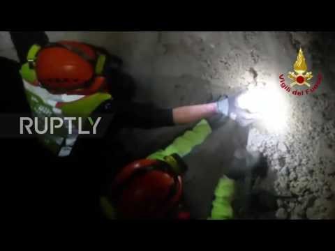 Vatrogasci spasili psa iz ruševina nakon potresa u Italiji