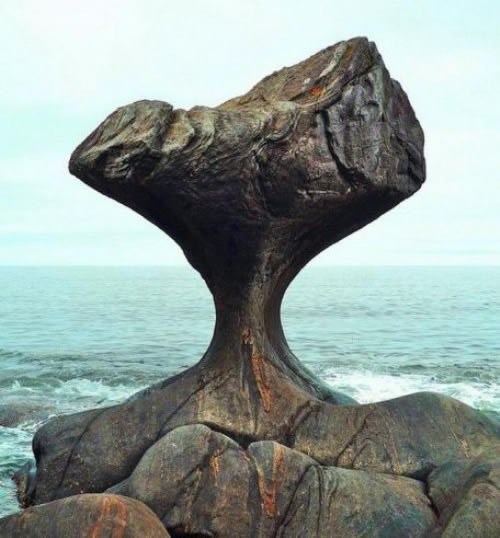 More protiv stine: Valovi oblikovali skulpturu