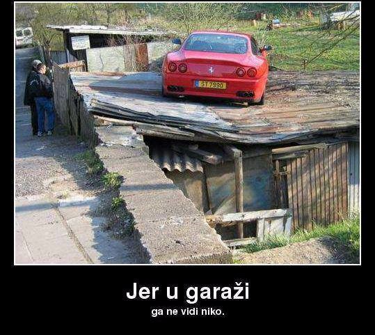 Ferrarijem kroz polje, da ga vide bolje