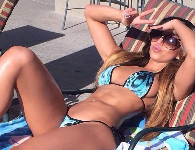 Dok se pržiš u gradu, koke su na moru među "galebovima"