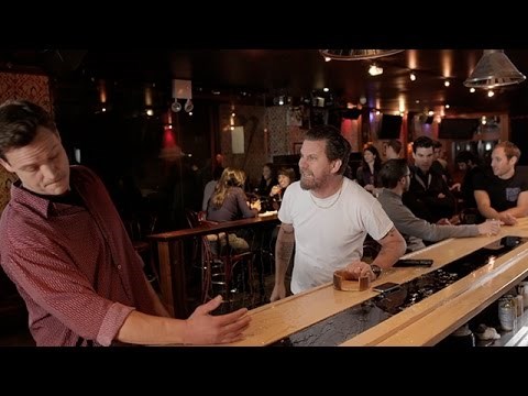 VIDEO: Kako se ponašati u birtiji - vodič za pravog muškarca