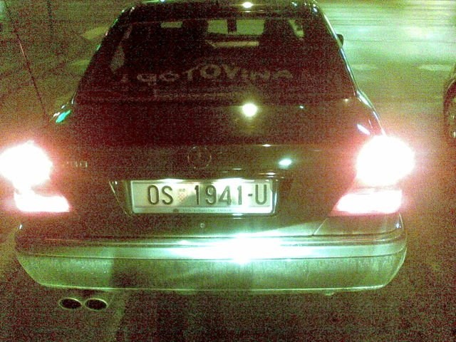 S posebnim maglenkama za "gustu maglu"?