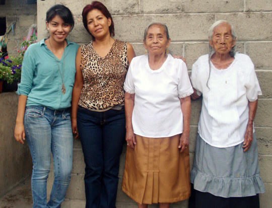 Četiri generacije žena na istoj slici: Kad doživiš praunuke