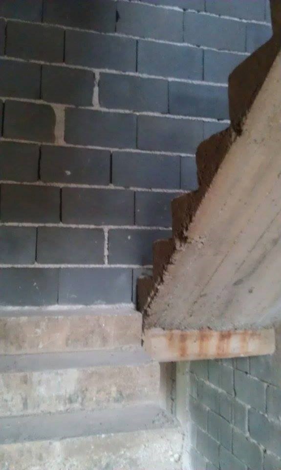 Razveli se, a svi u jednoj kući?