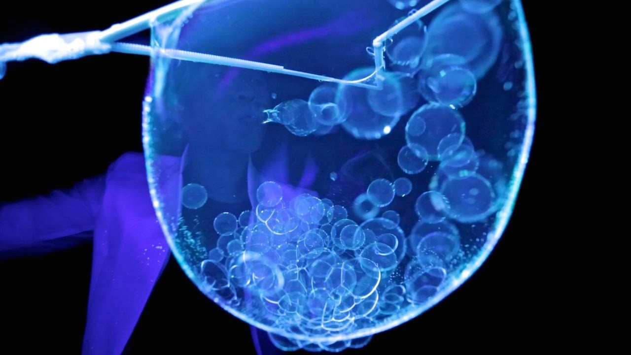 Video: Čudesa s balonima od sapunice kakva smo kao klinci mogli samo sanjati