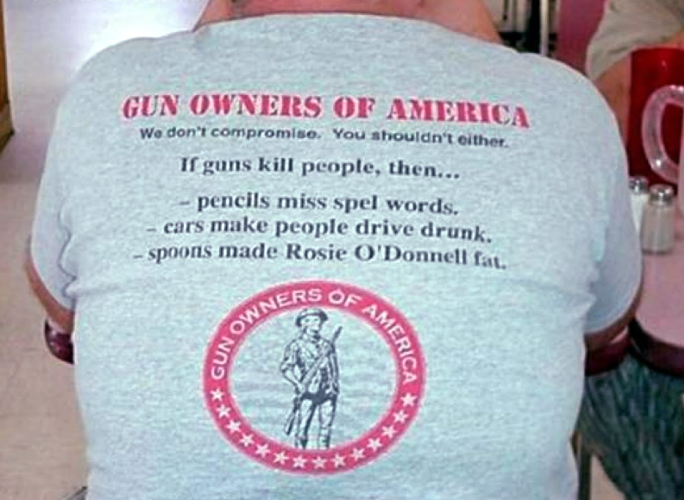 Ako oružje ubija, onda žlice debljaju, a olovke su nepismene