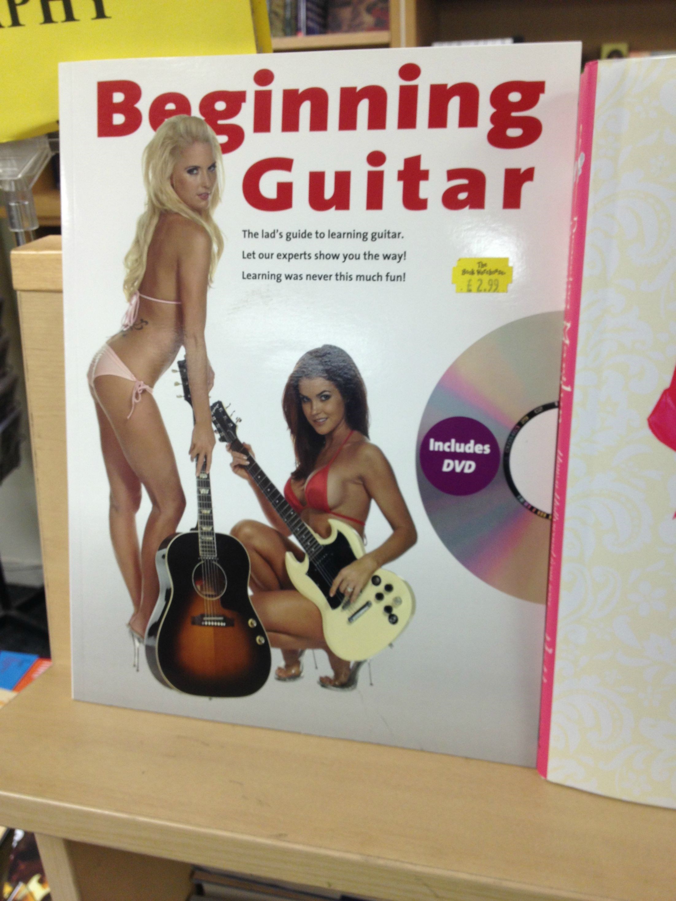 Marketing se i dalje svodi na gole žene