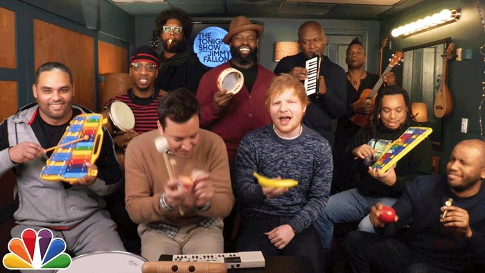 Ed Sheeran izveo "Shape Of You" uz pomoć pratnje na instrumentima za djecu i to zvuči sjajno
