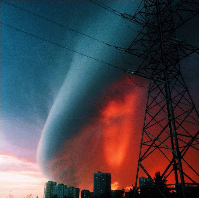 Nebo iznad Moskve: Izvanzemaljci ili nas Priroda kažnjava!?