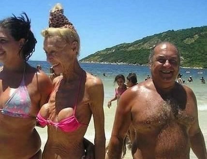 Eto kako ćeš izgledati kao stara baba sa silikonima