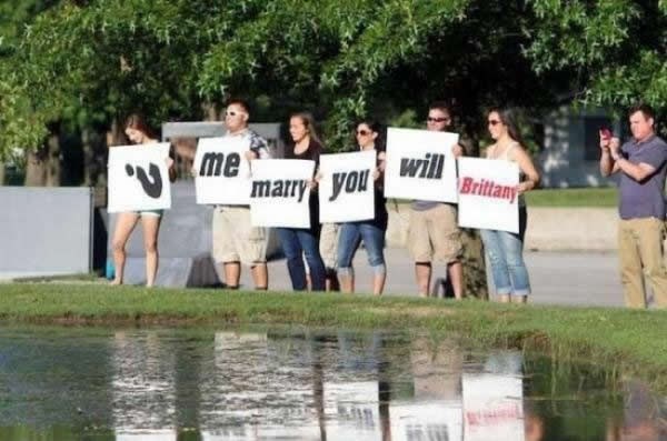 Frendovi su ti nekad samo kamen oko vrata