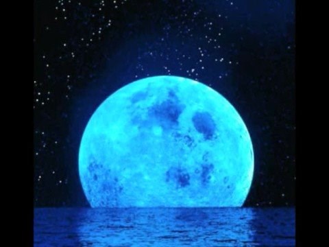 VIDEO: Blue Moon - Chris Isaak