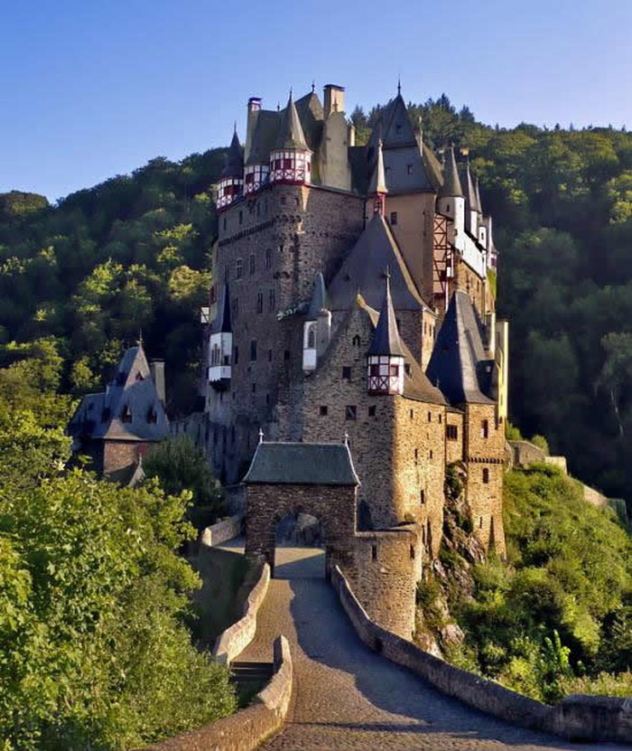 Dvorac Eltz: Netko za vikend u ulozi plemstva?