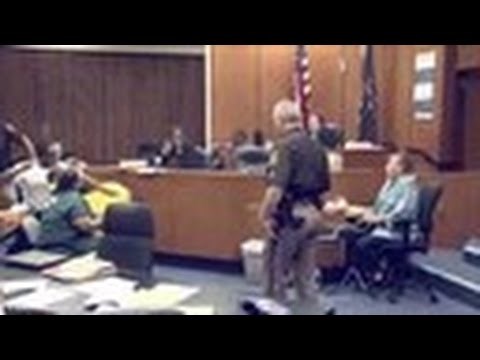 Otac u sudnici napao ubojicu svoje trogodišnje kćeri