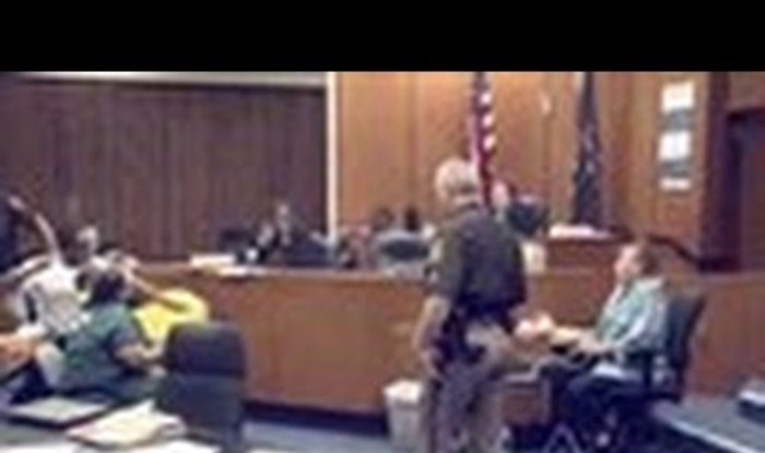 Otac u sudnici napao ubojicu svoje trogodišnje kćeri