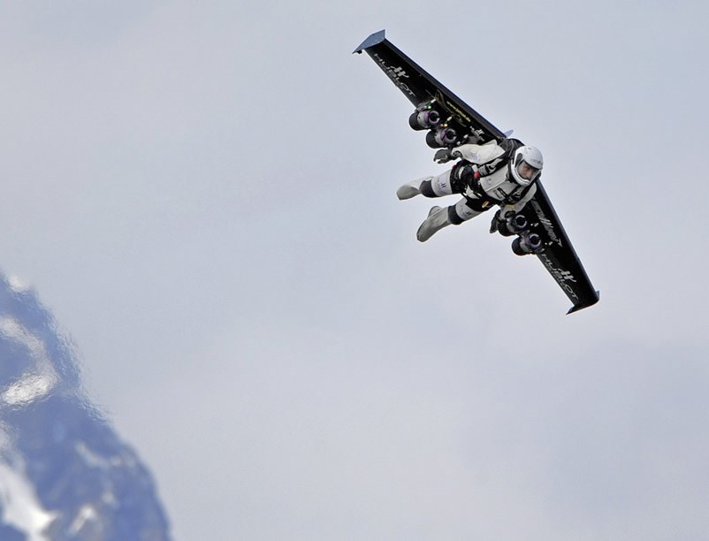 Prvi čovjek koji je letio pomoću mlazne naprave na leđima