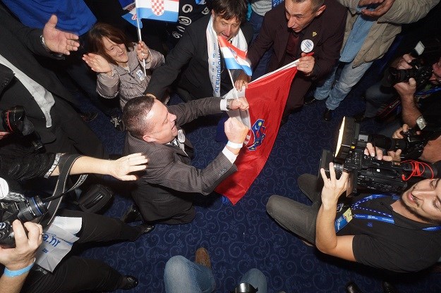 Seljakluk i pijandure: Pogledajte euforiju u HDZ-u