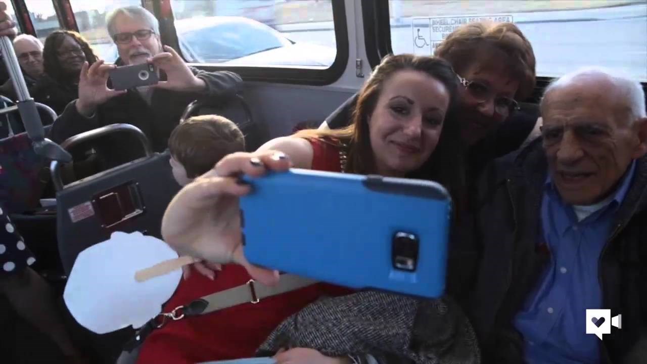 VIDEO: Starca u autobosu dočekalo apsolutno iznenađenje