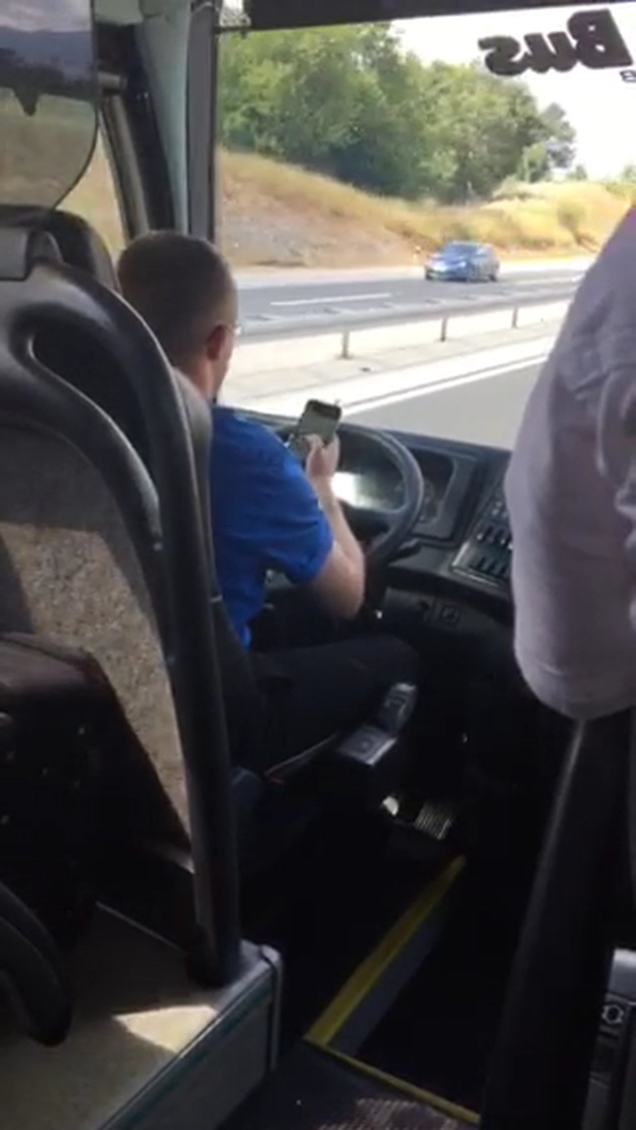 KATASTROFA: Vozač Croatia Busa piše poruke usred vožnje?