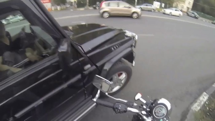 VIDEO: Nepoznata bajkerica provodi instant karmu
