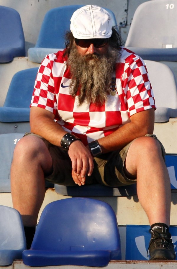 Navijač i pol: S praznih tribina bodrio tenisače