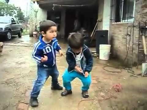 VIDEO: Kad se s frendom razbiješ u klubu